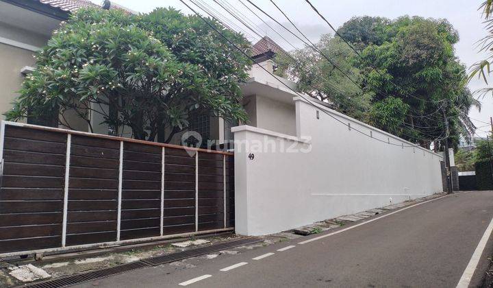 Rumah 2 lantai hoek Ampera  hitung tanah 1