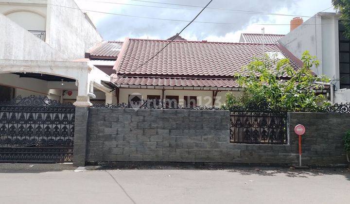 Rumah dalam komplek perumahan lokasi strategis 1