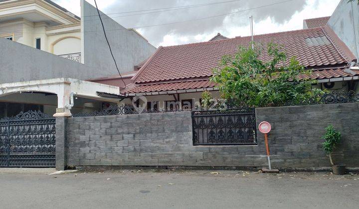 Rumah dalam komplek perumahan lokasi strategis 2