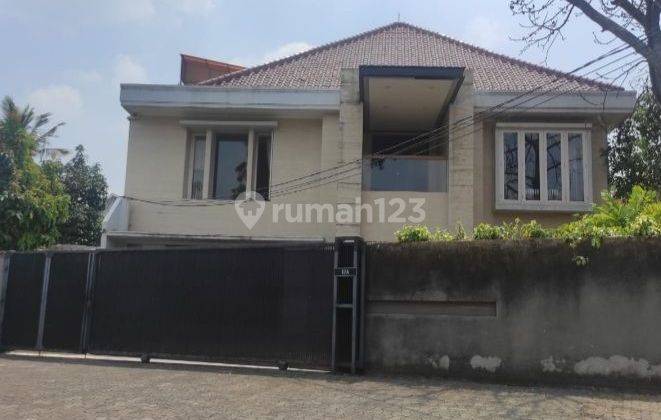 Rumah 2 lantai Kemang harga miring  1