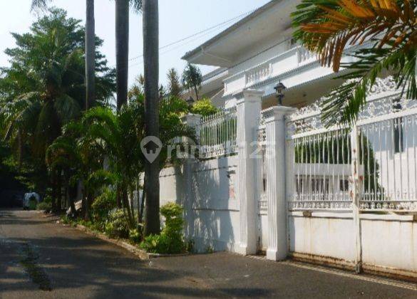 Rumah klasik permata hijau 2 lantai lokasi strategis 1