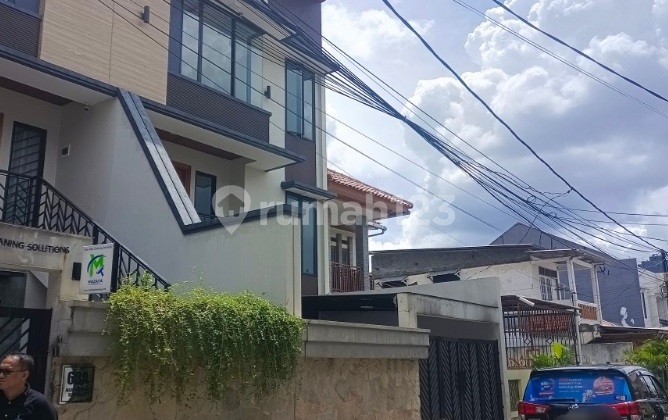 Rumah Cantik 3 Lantai Kalibata Turun Harga 