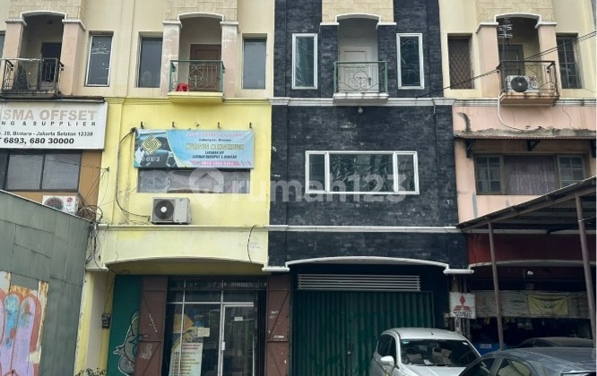 3-Story Ruko in Veteran Bintaro, Strategic Location 3-Story Ruko in Veteran Bintaro, Strategic Location