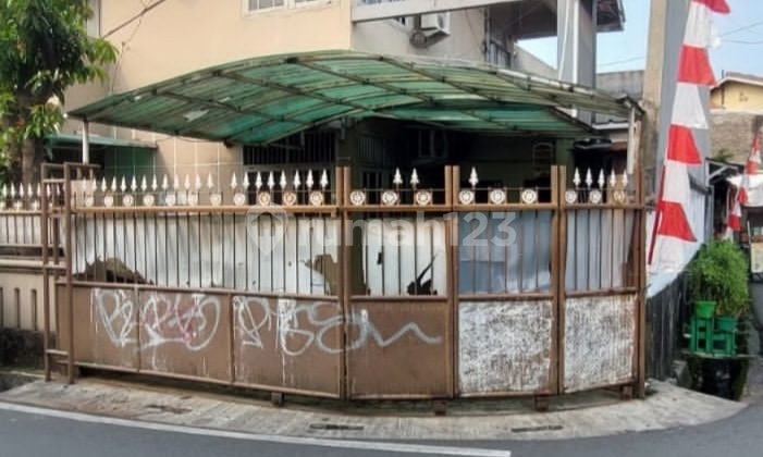 2-Story House in Palmerah Suitable for Boarding Rooms Land Price Calculated 2