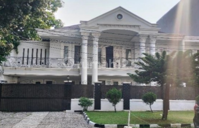 Rumah Cantik 2 Lantai Kayu Putih Lokasi Strategis 2