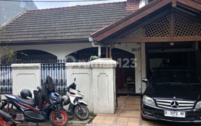 Rumah Kebayoran Lama Hitung Tanah Turun Harga Lokasi Strategis 
