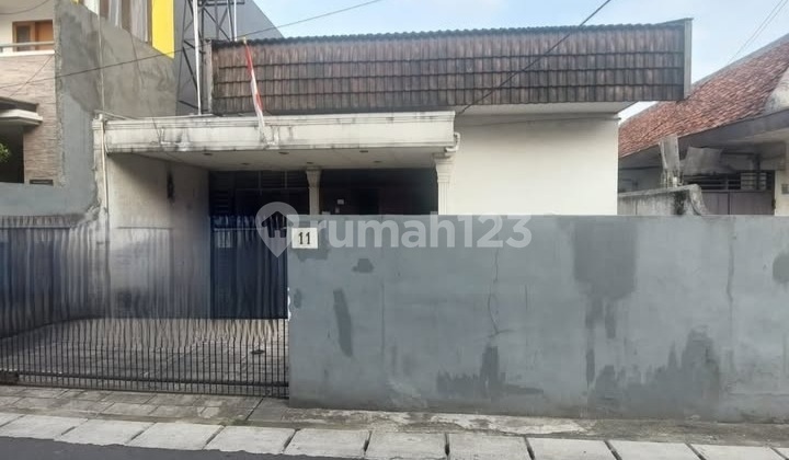 Rumah Tua Setiabudi Hitung ******** Srrategis Rumah Tua Setiabudi Hitung ******** Srrategis