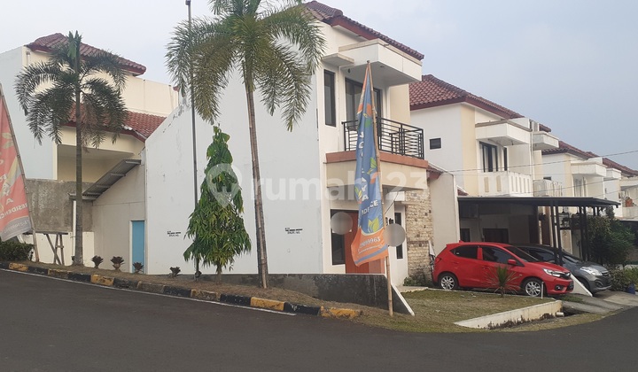Rumah 2 lt hoek di di Perum Cibinong Raya Residence. Bogor 2