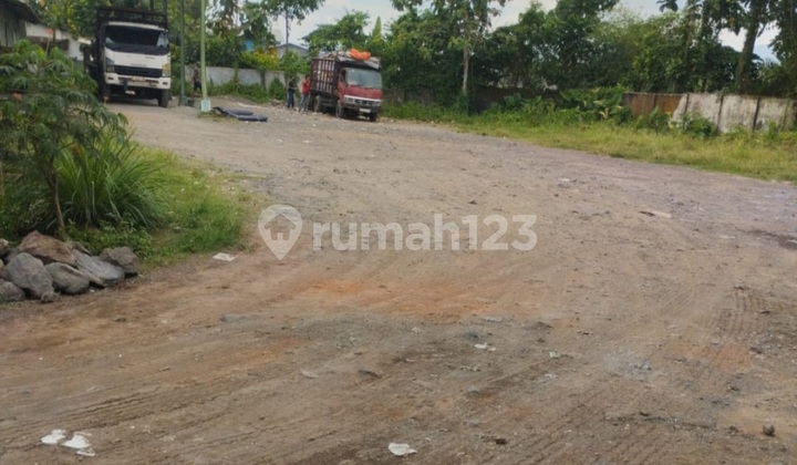 Tanah Bonus Bangunan Gudang di Jember Jawa Timur