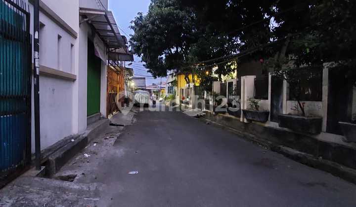Jual Rumah Luas 2 Lantai  SHM cash only di H.untung, Rawa buaya, Jakarta Barat 2