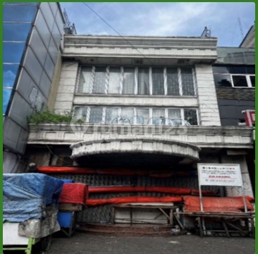 Affordable 3-story shophouse, cash only, located at Sultan Iskandar Muda, Kebayoran Lama, South Jakarta.
