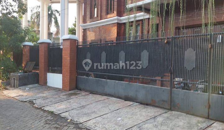 Di Jual Rumah Konsep Industrial 2 Lantai di Cipulir Estate, Cipadu, Tangerang 2