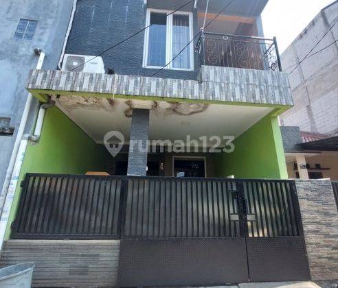 Dijual Rumah 2 Lantai SHM di Komplek Unilever, Karang Tengah, Tangerang 1