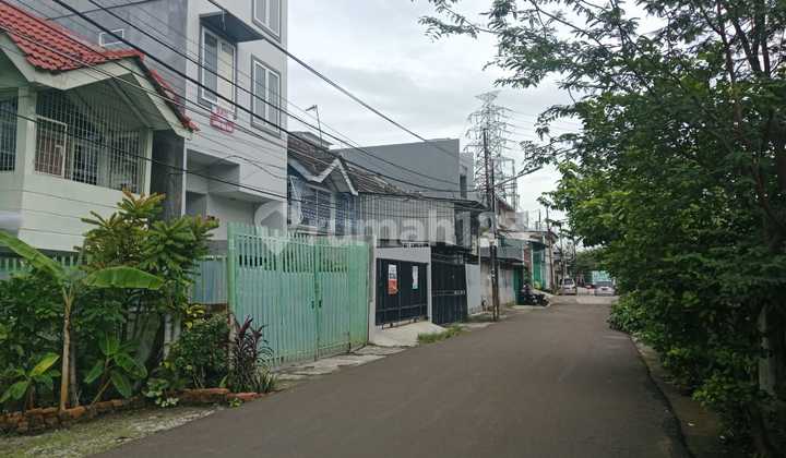 Rumah murah 2 lantai SHM cash only di Perum Cosmos, Kedoya Utara, Kebon Jeruk 2