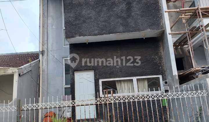 Rumah murah 2 lantai SHGB cash only di Taman Kedoya Permai, Kebon Jeruk, Jakarta Barat Rumah murah 2 lantai SHGB cash only di Taman Kedoya Permai, Kebon Jeruk, Jakarta Barat