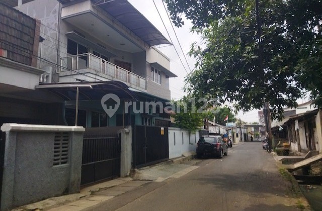 Affordable 2-Story House with SHM, Cash Only in Mangga 18, Duri Kepa, West Jakarta 2