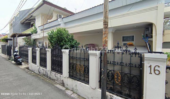 Jual Rumah Cantik Modern Klasik SHM di Tebet Barat, Jakarta Selatan 2