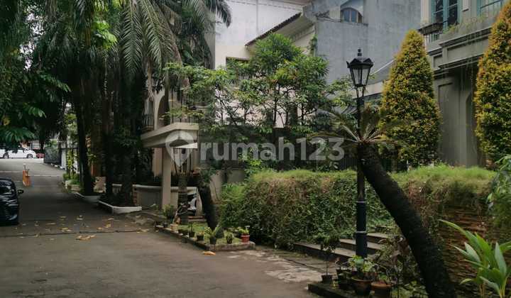 Rumah mewah murah 2 lantai SHM cash only di Panorama Town House, Cilandak Barat, Jakarta Selatan