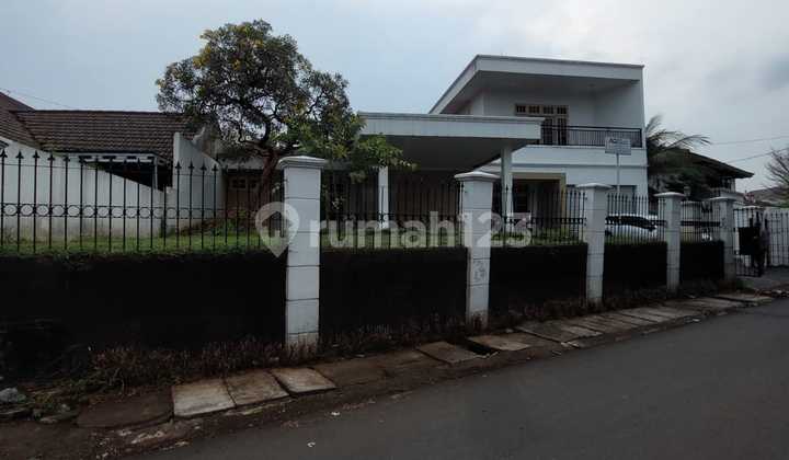 Spacious cheap house suitable for certificate ownership, cash only in Perdatam Terusan, Ulujami, South Jakarta. Spacious cheap house suitable for certificate ownership, cash only in Perdatam Terusan, Ulujami, South Jakarta.