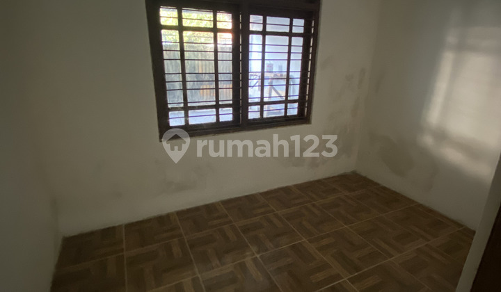 Affordable 1-story house with freehold certificate, cash only in Menteng Palimanan, Setiabudi, South Jakarta 2