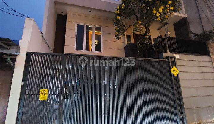 Jual Rumah 3 Lantai SHM di H. Maksum, Gandaria Utara, Jakarta Selatan 2