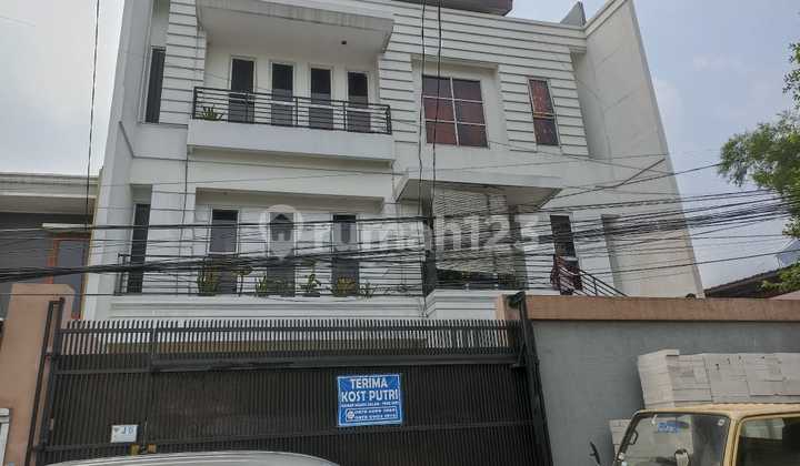 Rumah murah untuk kost 3 lantai SHM cash only di Anggrek Cendrawasih Raya, Kemanggisan, Jakarta Barat Rumah murah untuk kost 3 lantai SHM cash only di Anggrek Cendrawasih Raya, Kemanggisan, Jakarta Barat