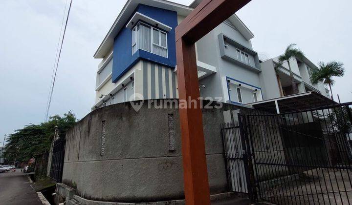 Rumah cantik murah 3 lantai SHGB cash only di Taman Kebon Jeruk, Srengseng, Jakarta Barat 2