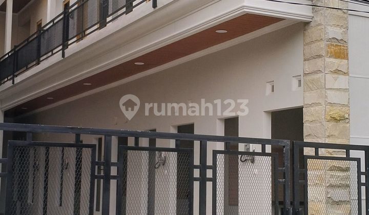 Kost Eklusif Dekat Uii 