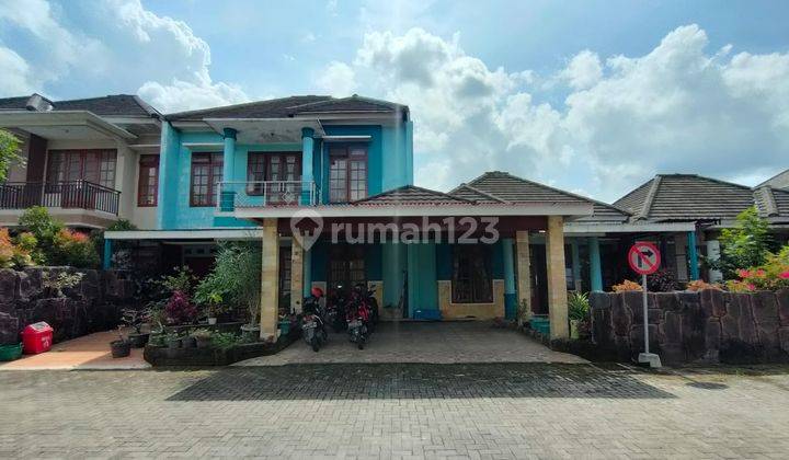 RUMAH MEWAH DALAM PERUM DEKAT KOTA  2