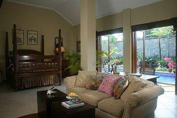 VILLA MEWAH LUAS 3000M² 12