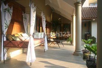 VILLA MEWAH LUAS 3000M² 20