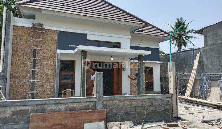 RUMAH BAGUS TIMUR UII JL KALIURANG 1