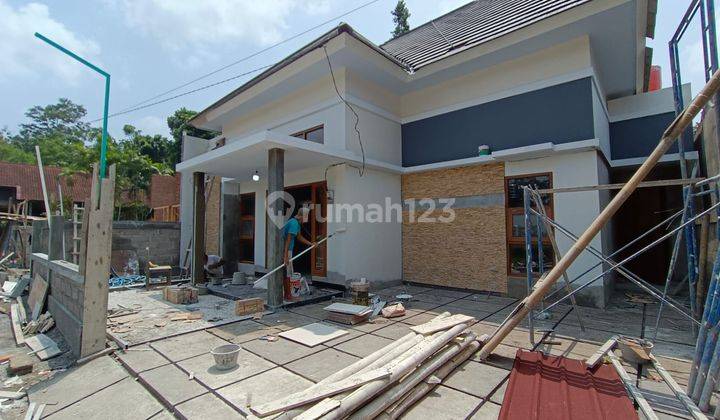 RUMAH BAGUS TIMUR UII JL KALIURANG 2