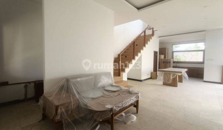 Brand New Modern Beautiful Villa With Rooftop & Ocean View Walking Distance To The Beach In Ungasan
