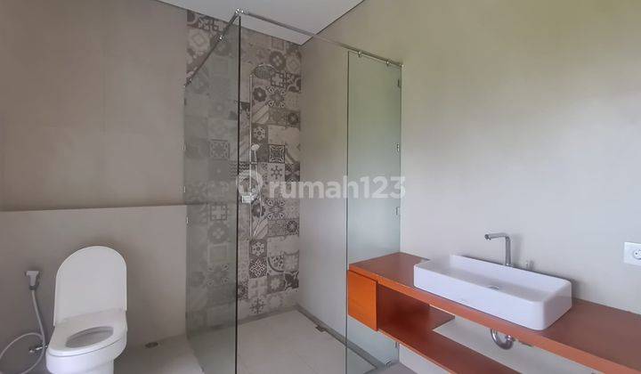 Brand New Modern Beautiful Villa With Rooftop & Ocean View Walking Distance To The Beach In Ungasan
