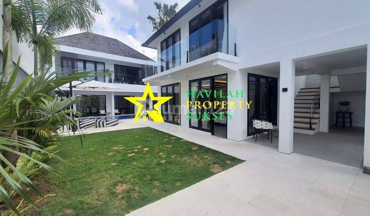 Modern Tropical Villa With Ricefield View In Berawa Canggu 1