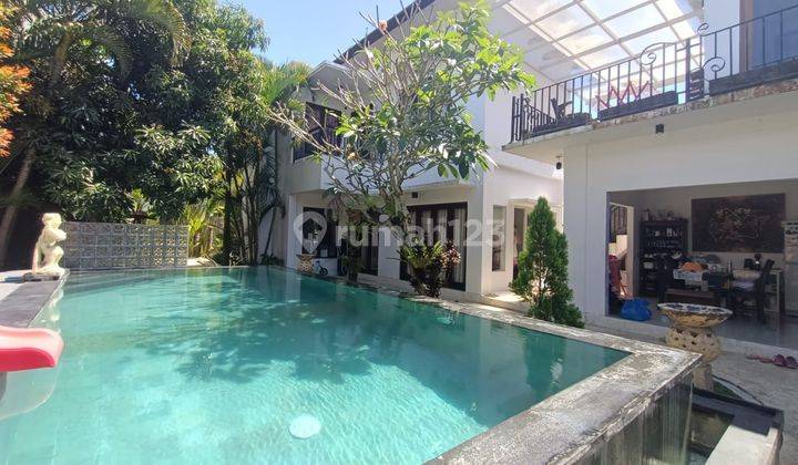 DOWN PRICES! 4 Bedrooms Villa Nice Garden Near Toll Gate Nusa Dua 1