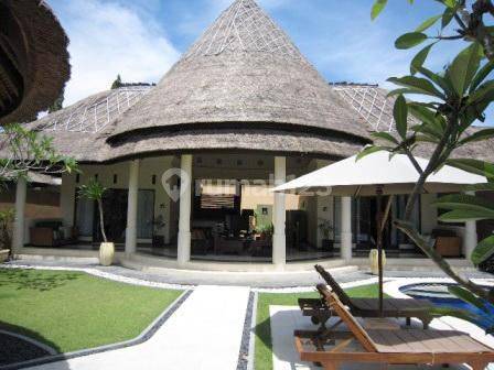 Experience Luxury Living At The Heart Of Jimbaran( A Collection Of 8 Private Pool Villa) 2