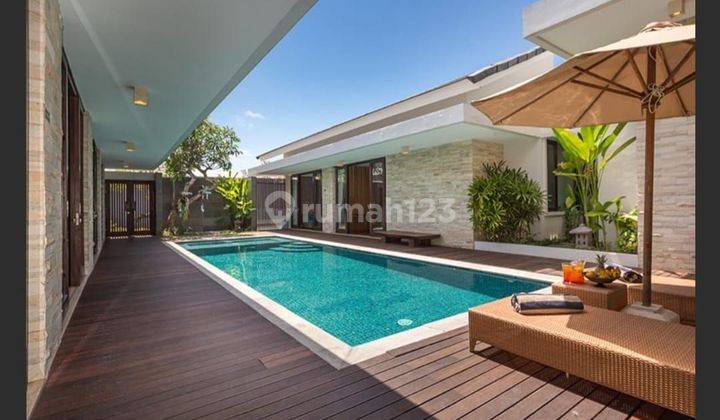 5 Bedrooms Villa With Ocean View In Nusa Dua 1