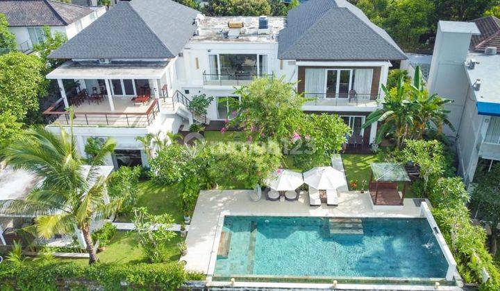 Modern Contemporary Villa With Golf Coursr View In Uluwatu 2