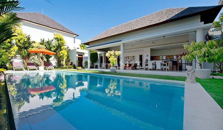 Stunning Freehold Villa Overlooking Paddyfields In Batu Bolong 2