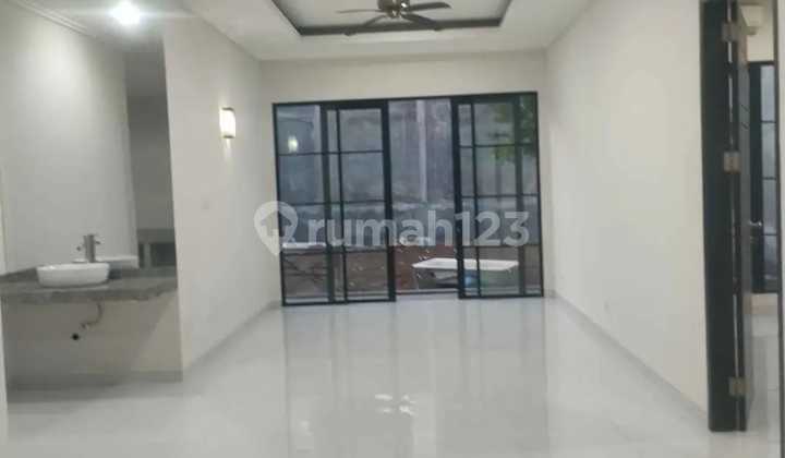 Beautiful 4 Bedroom House in Kesiman, East Denpasar, Near Living World Mall 2
