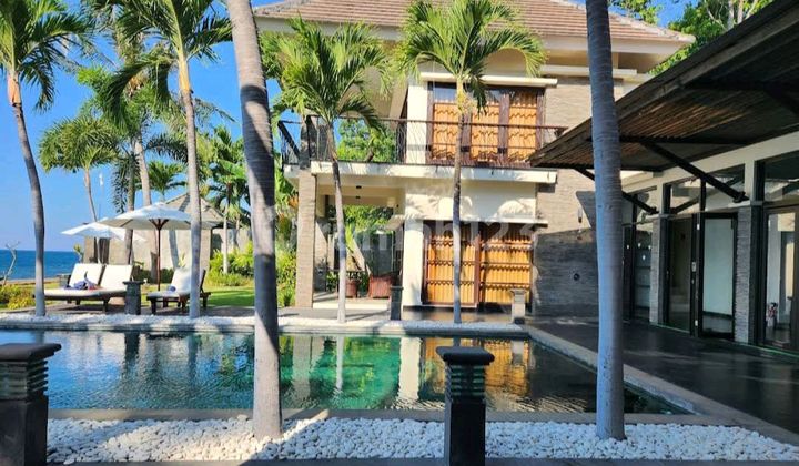 Luxury Modern 2 Units Beach Front Villa In Buleleng, Bali 1