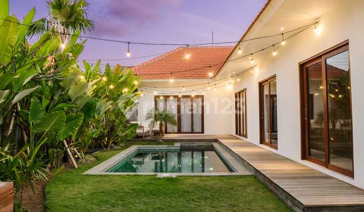 Leasehold 27 Years, 3 Bedrooms Villa At Beachside Sanur Leasehold 27 Years, 3 Bedrooms Villa At Beachside Sanur