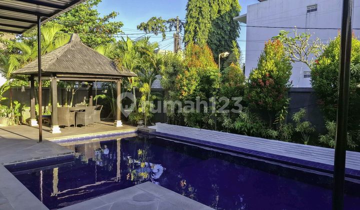 6 Bedrooms Villa At Strategic Location, Near Jimbaran Beach 6 Bedrooms Villa At Strategic Location, Near Jimbaran Beach