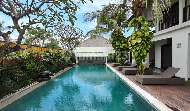 Leasehold 22 Years, Luxury Villa Walking Distance To Berawa Beach, Canggu