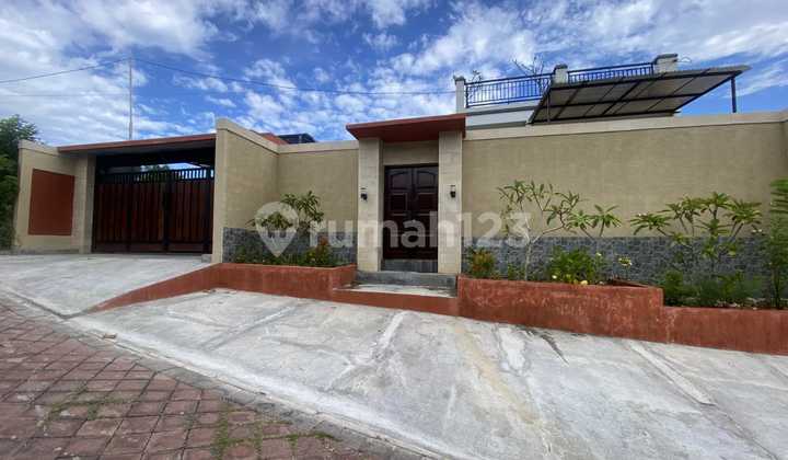 Dijual Cepat 2 Unit Villa + Tanah Kosong, Cocok untuk Investasi, View Gwk & Sunset, Nusa Dua 2