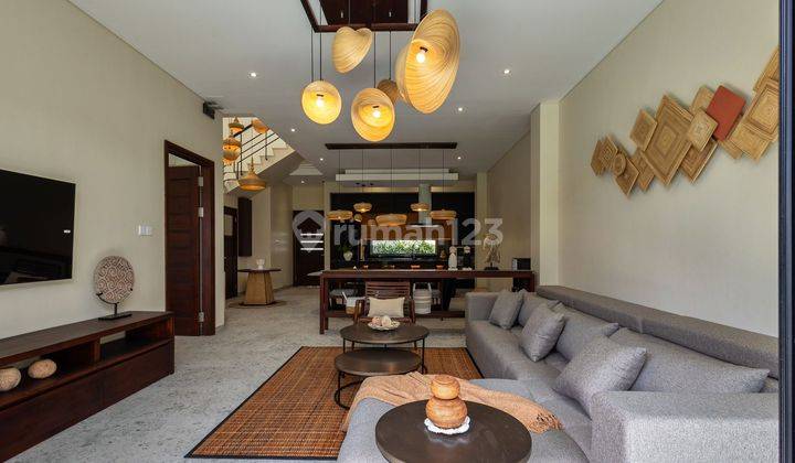 A Luxurious 3 Bedrooms Brand New Villa In Ungasan 2