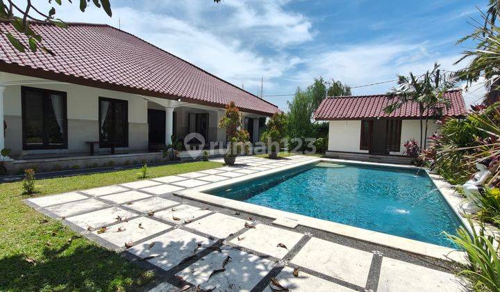 Newly Renovated 4 Bedrooms Villa With Big Garden In Gianyar