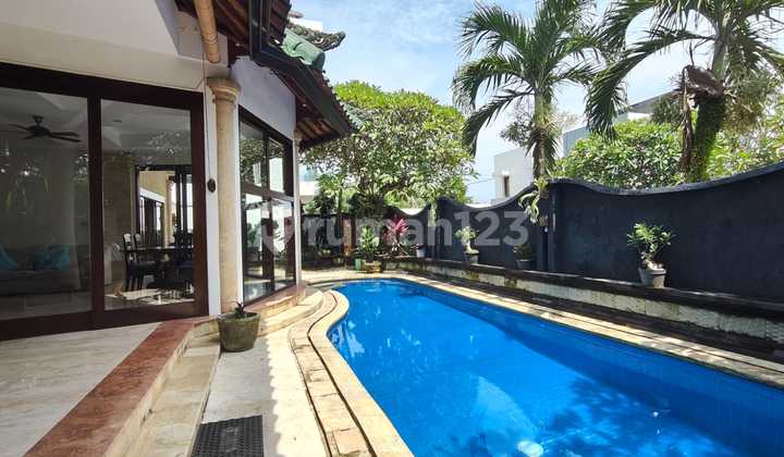 3 Bedrooms Villa 50 Meters Walk To Keramas Beach, Gianyar 2